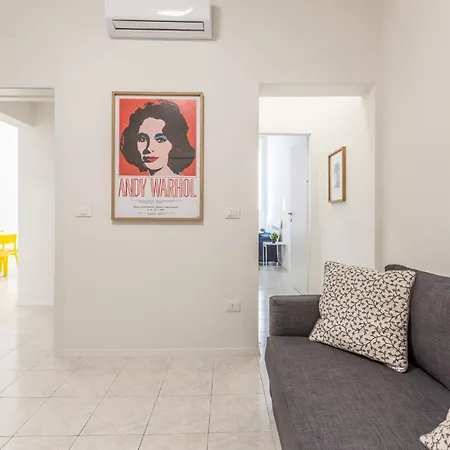 Marilyn The Place 3* Bologna