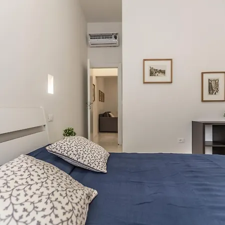 Marilyn The Place 3*