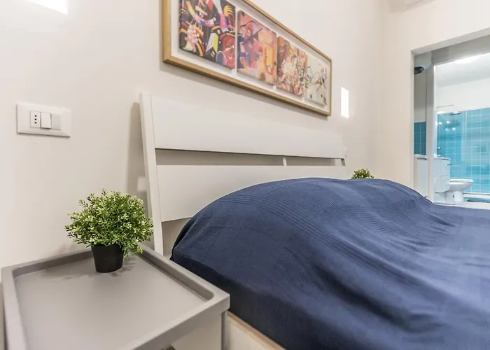 Marilyn The Place 3*