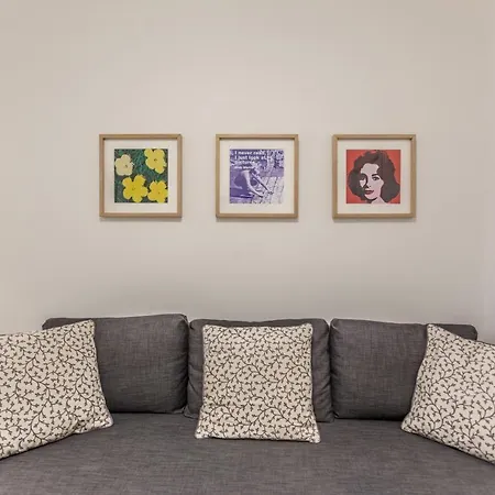 Marilyn The Place 3*